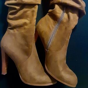 Carlos Santana Brown Knee High Slouch Womens Boot, in Suede size 7.5